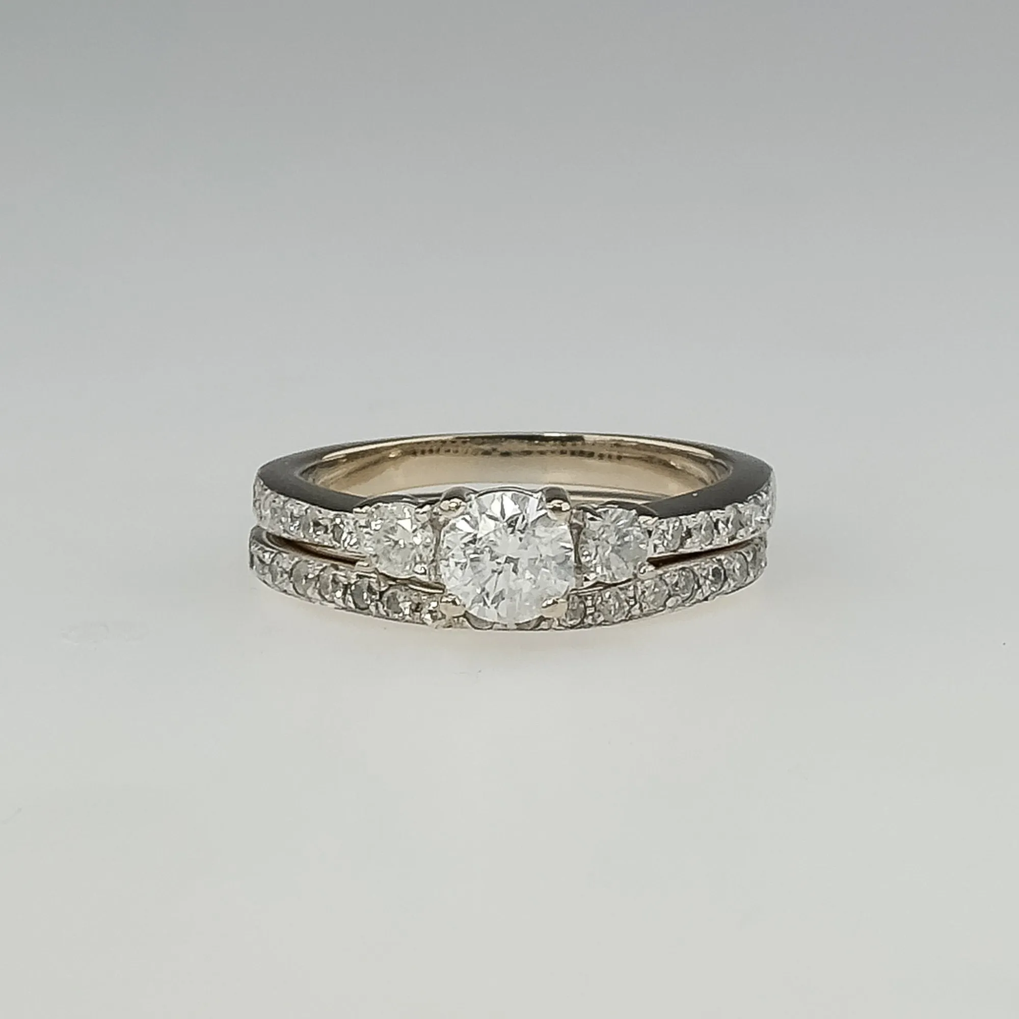 14K White Gold 1.00ctw Diamond Accents Three Stone Bridal Set Ring Size 4.75