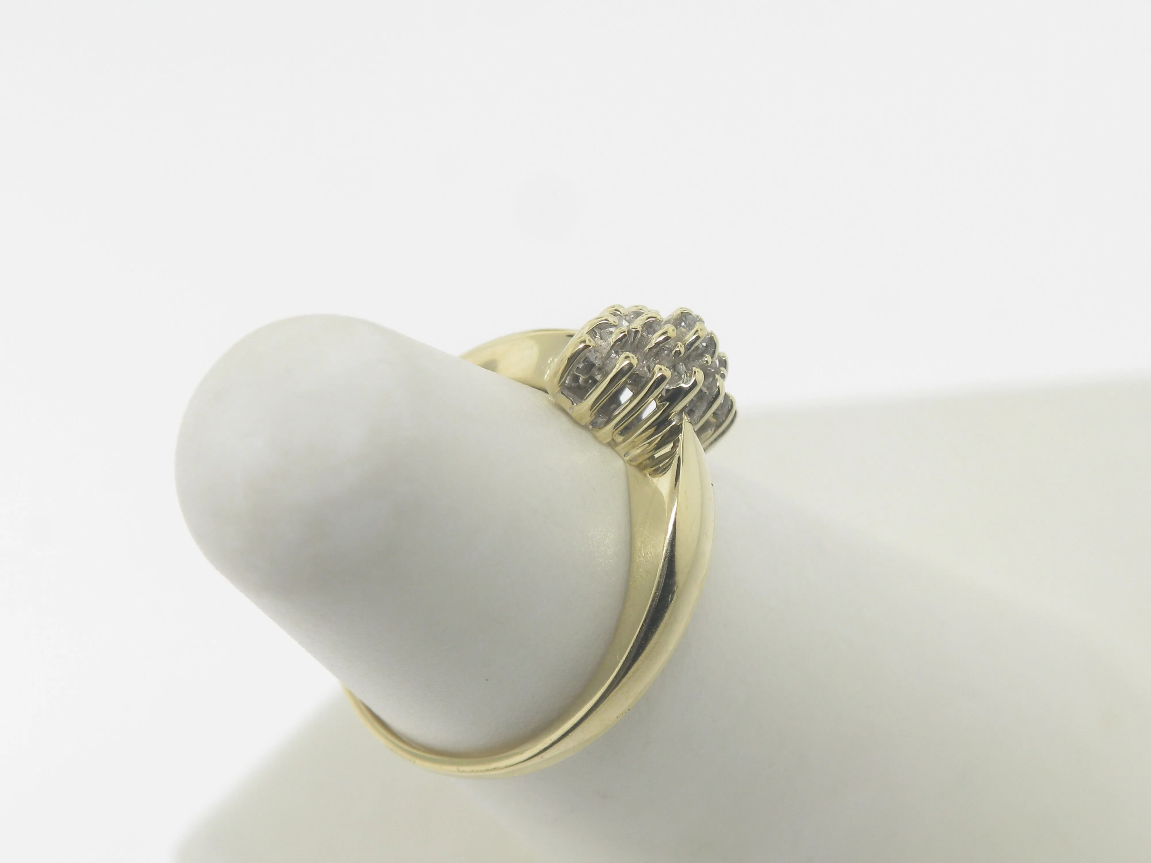 14K Yellow Gold Diamond Cluster Ring 17-.13 CTTW Size 5 Preowned