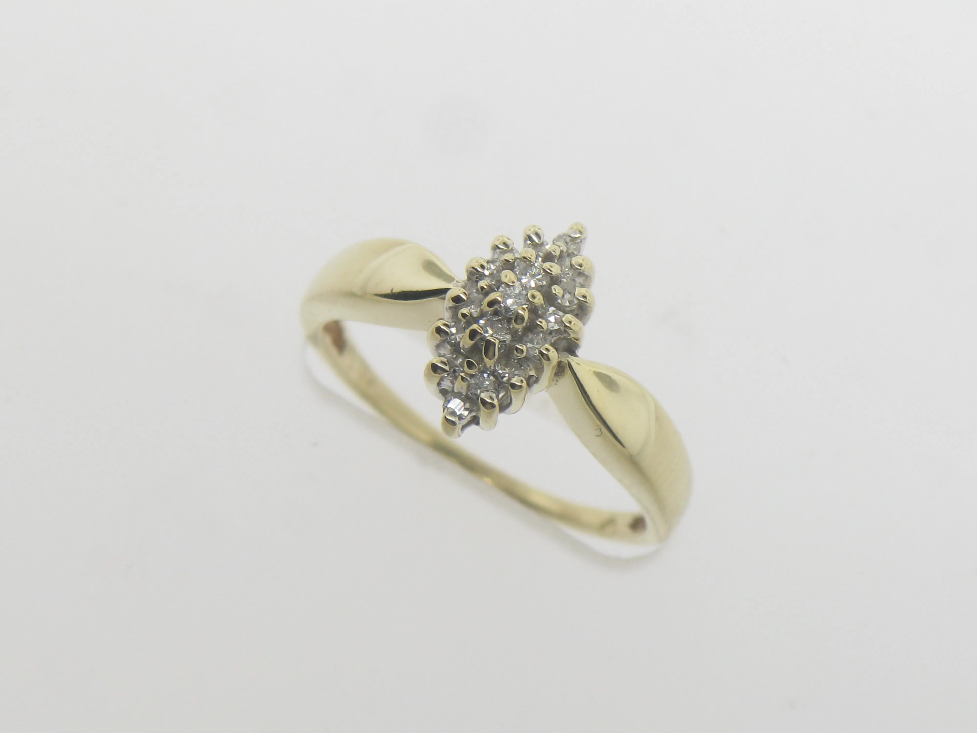 14K Yellow Gold Diamond Cluster Ring 17-.13 CTTW Size 5 Preowned