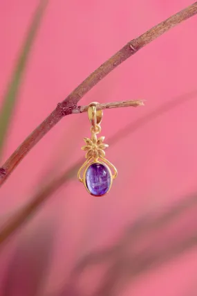Bloom Flower Pendant Kyanite
