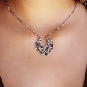 Choker Backdrop Necklace