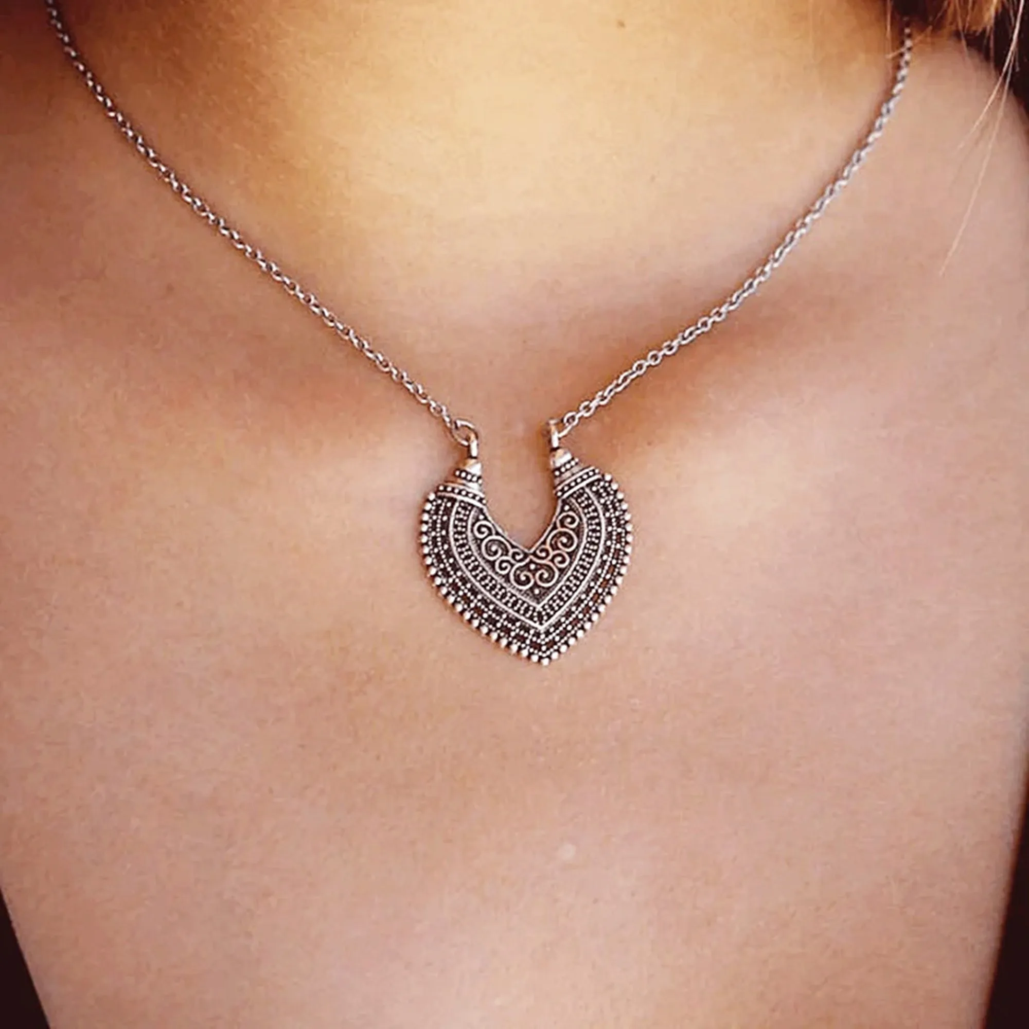Choker Backdrop Necklace