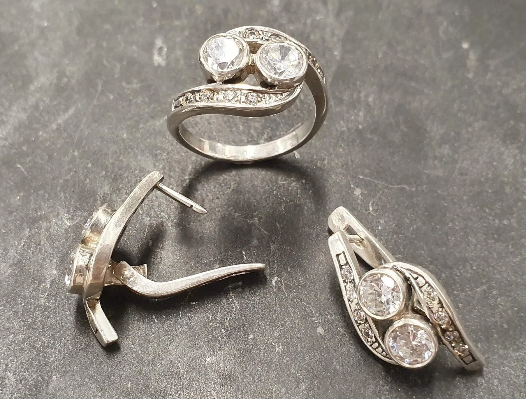 Classy Diamond Ring - Sparkly Vintage Ring - Two Stone Diamond Ring