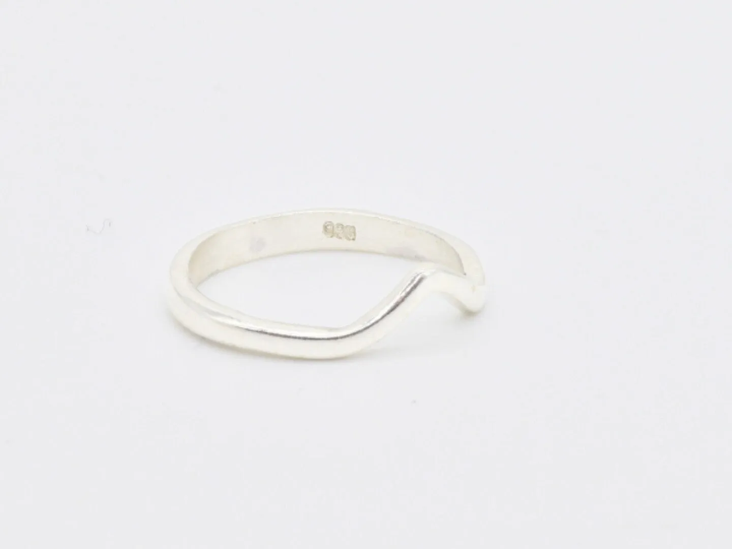 Dainty Chevron Ring - V Shaped Band - Wish Bone Ring