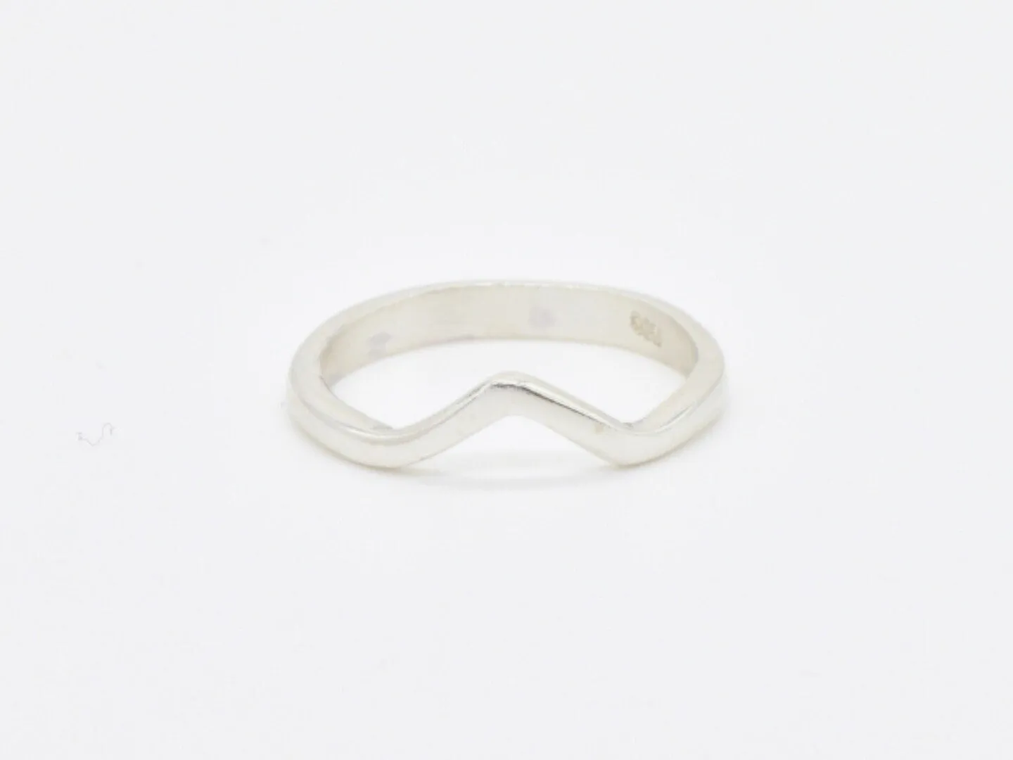 Dainty Chevron Ring - V Shaped Band - Wish Bone Ring