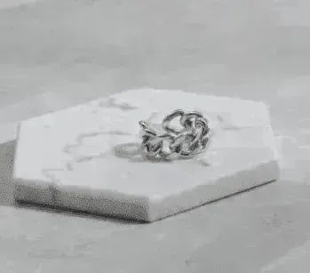 Fashionable with unique chain design ring