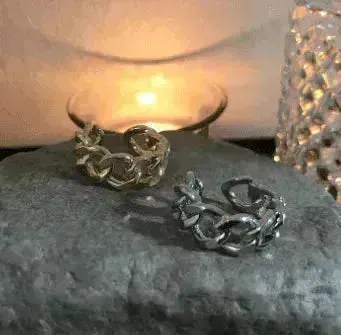 Fashionable with unique chain design ring