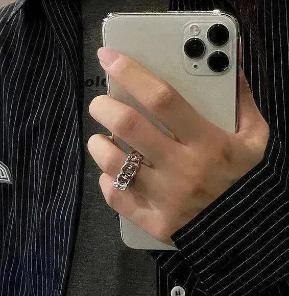 Fashionable with unique chain design ring
