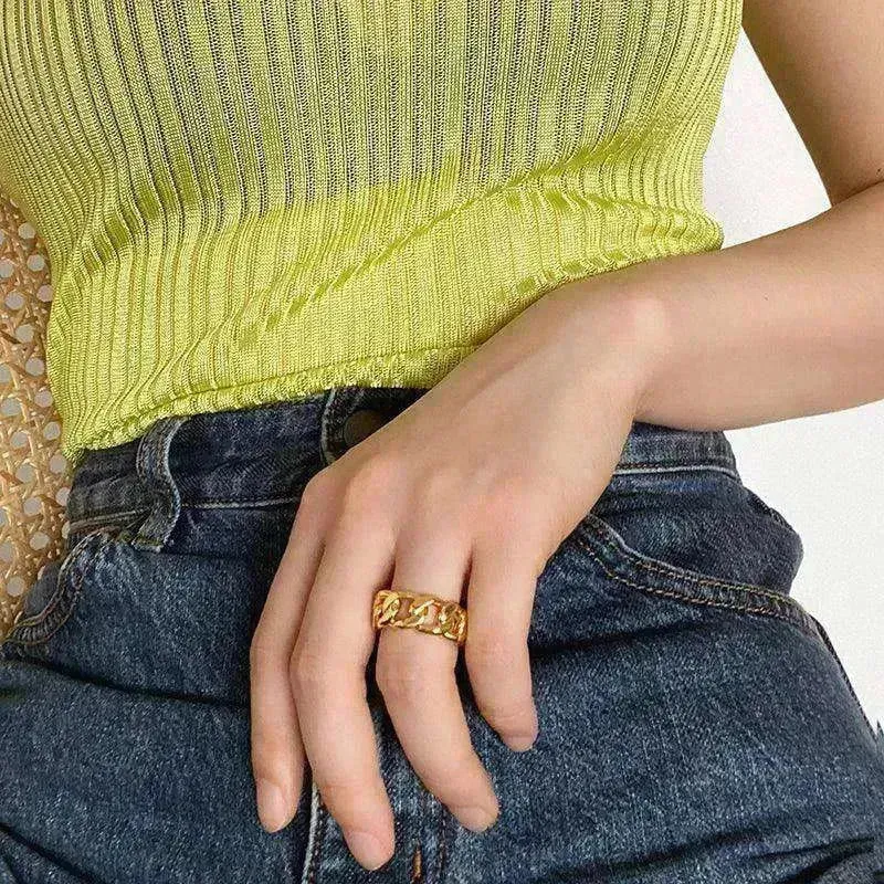 Fashionable with unique chain design ring