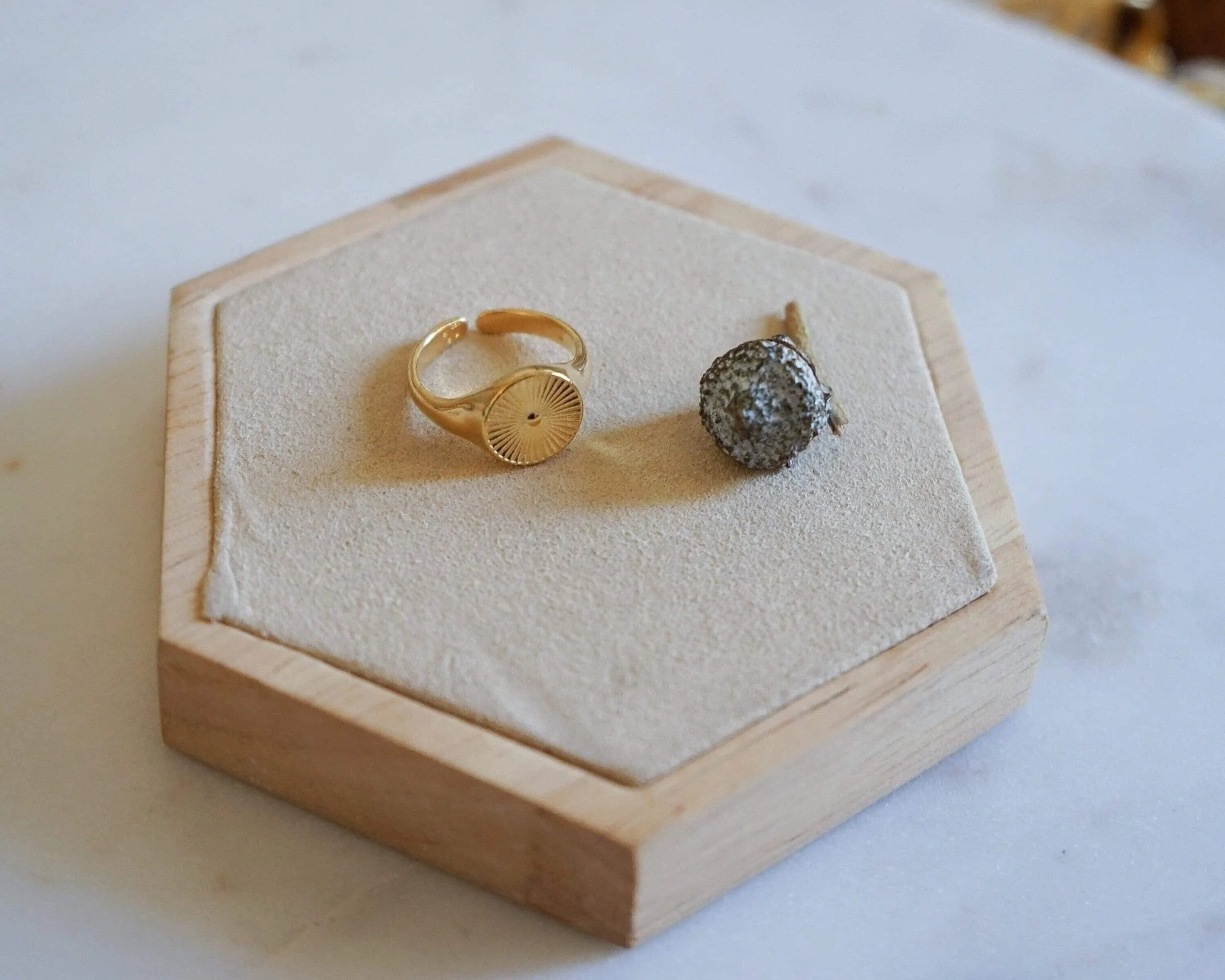 Gold Sun Rays Signet Ring