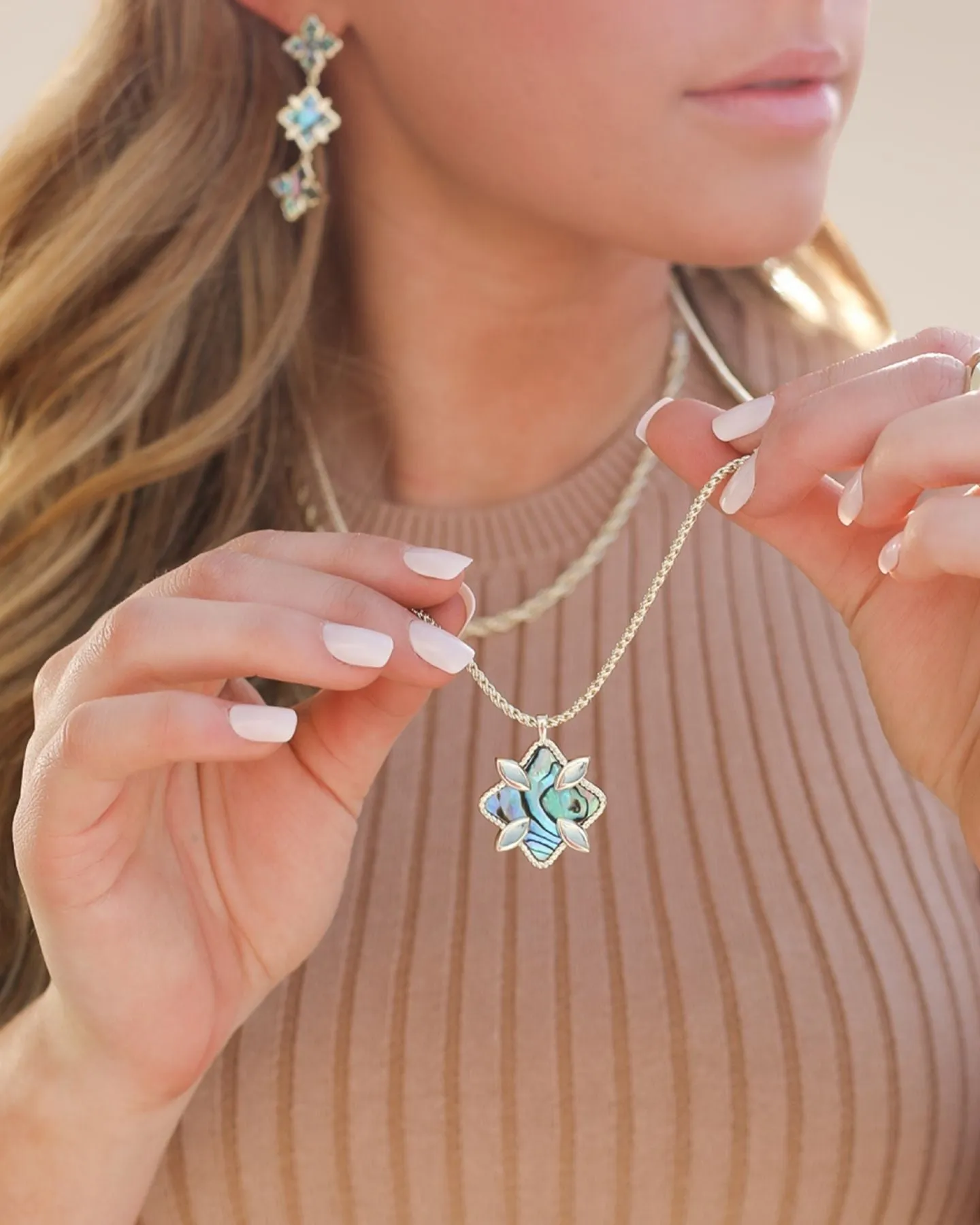 Grace Stone Pendant Necklace in Turquoise/Silver