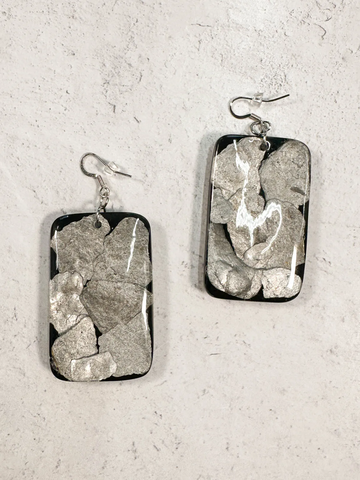 Inlay Resin Shapes Necklace & Earrings Set, Black/Silver