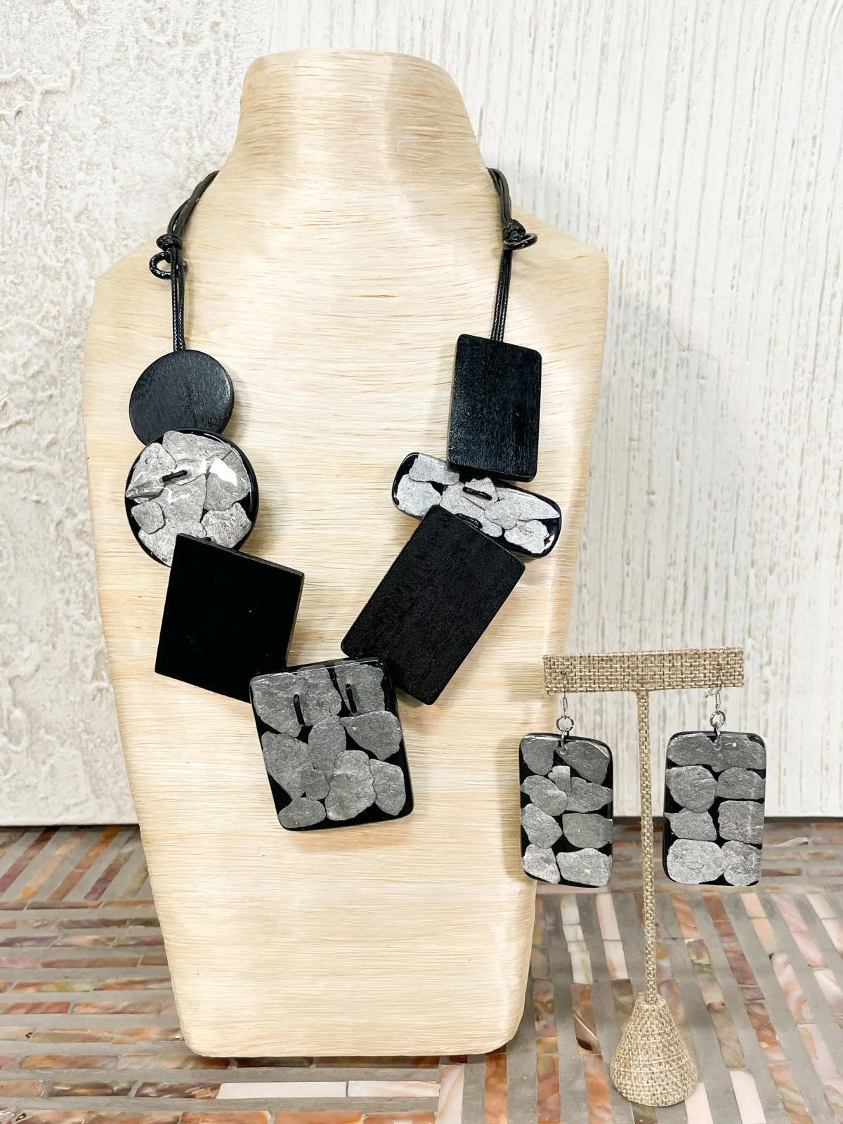 Inlay Resin Shapes Necklace & Earrings Set, Black/Silver