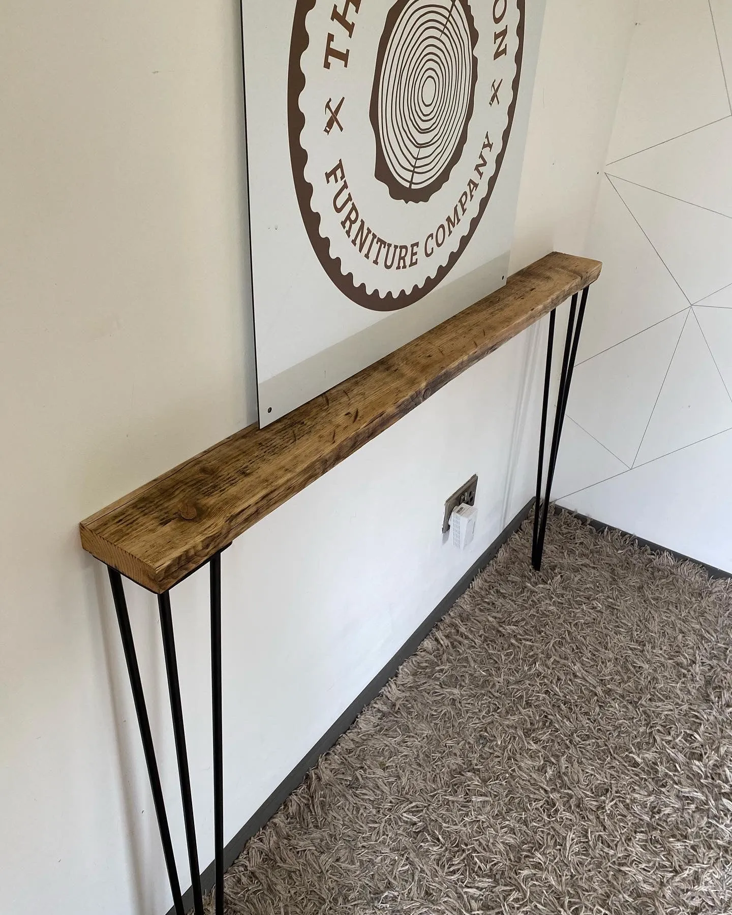 Radiator shelf with hairpin legs