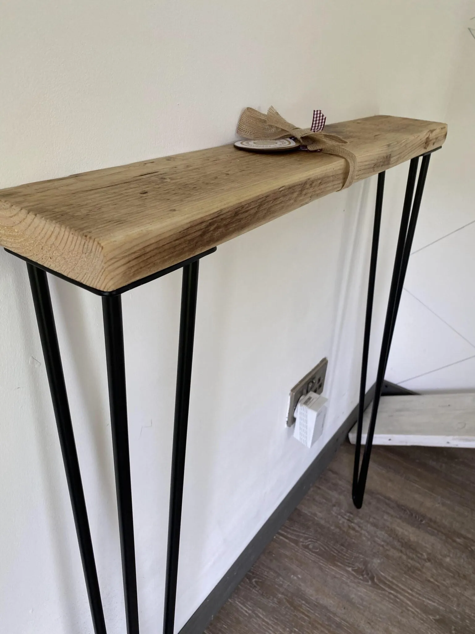 Radiator shelf with hairpin legs