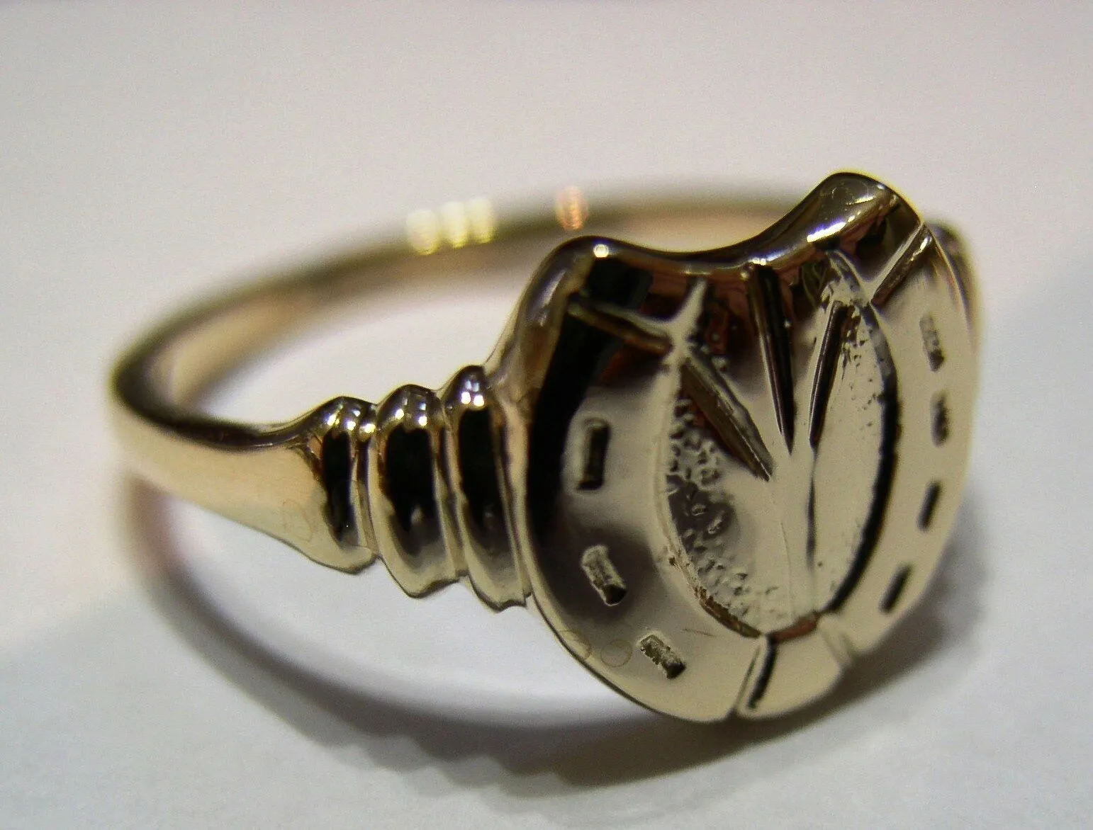 Size Z - Kaedesigns Large 9ct Genuine Yellow, Rose or White Gold  Lucky Horseshoe Ring