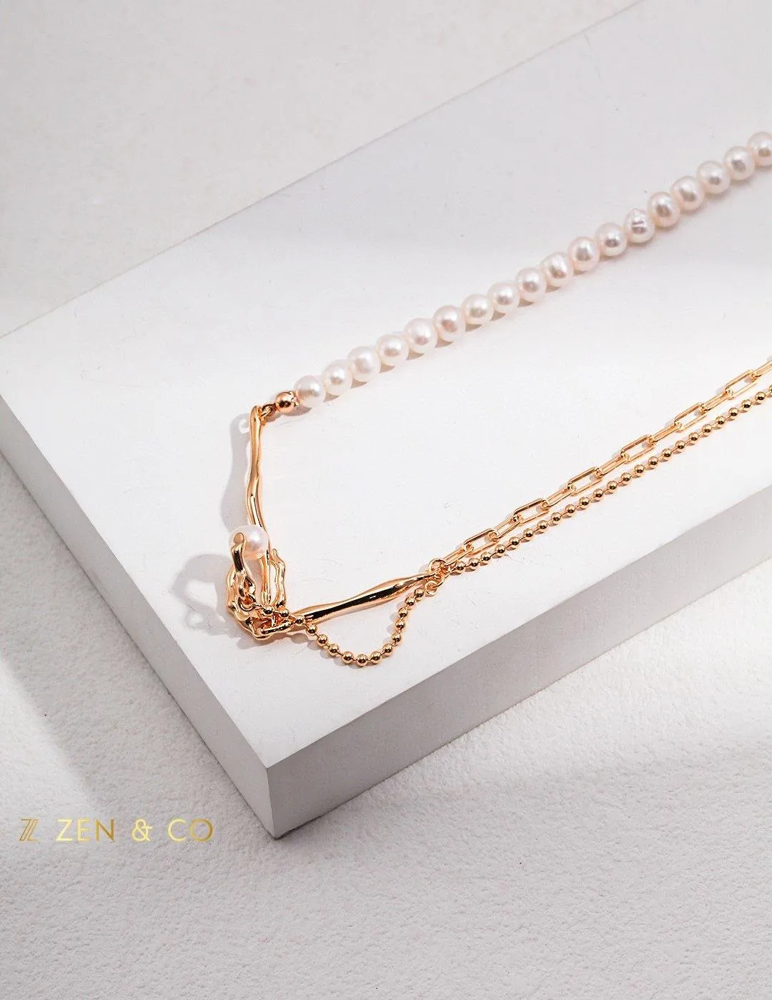 SKYE Asymmetrical pearl necklace