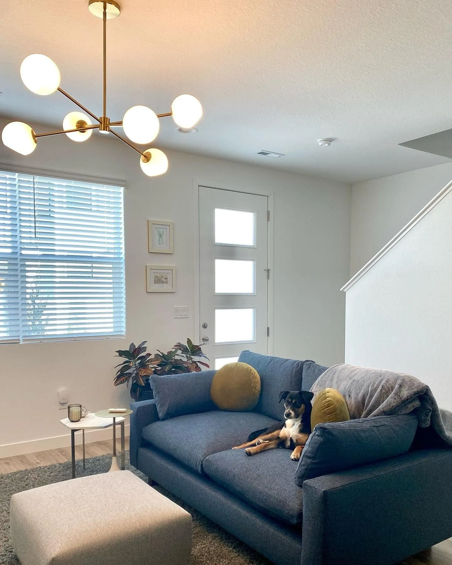 Staggered Glass 6-Light Chandelier