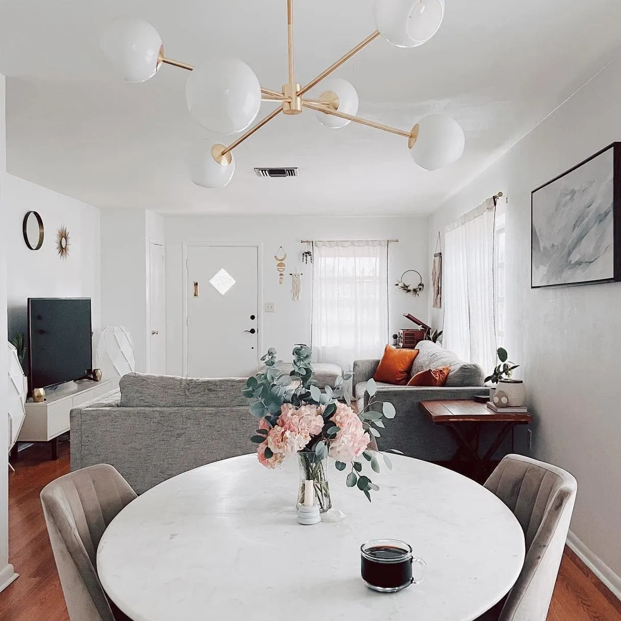 Staggered Glass 6-Light Chandelier