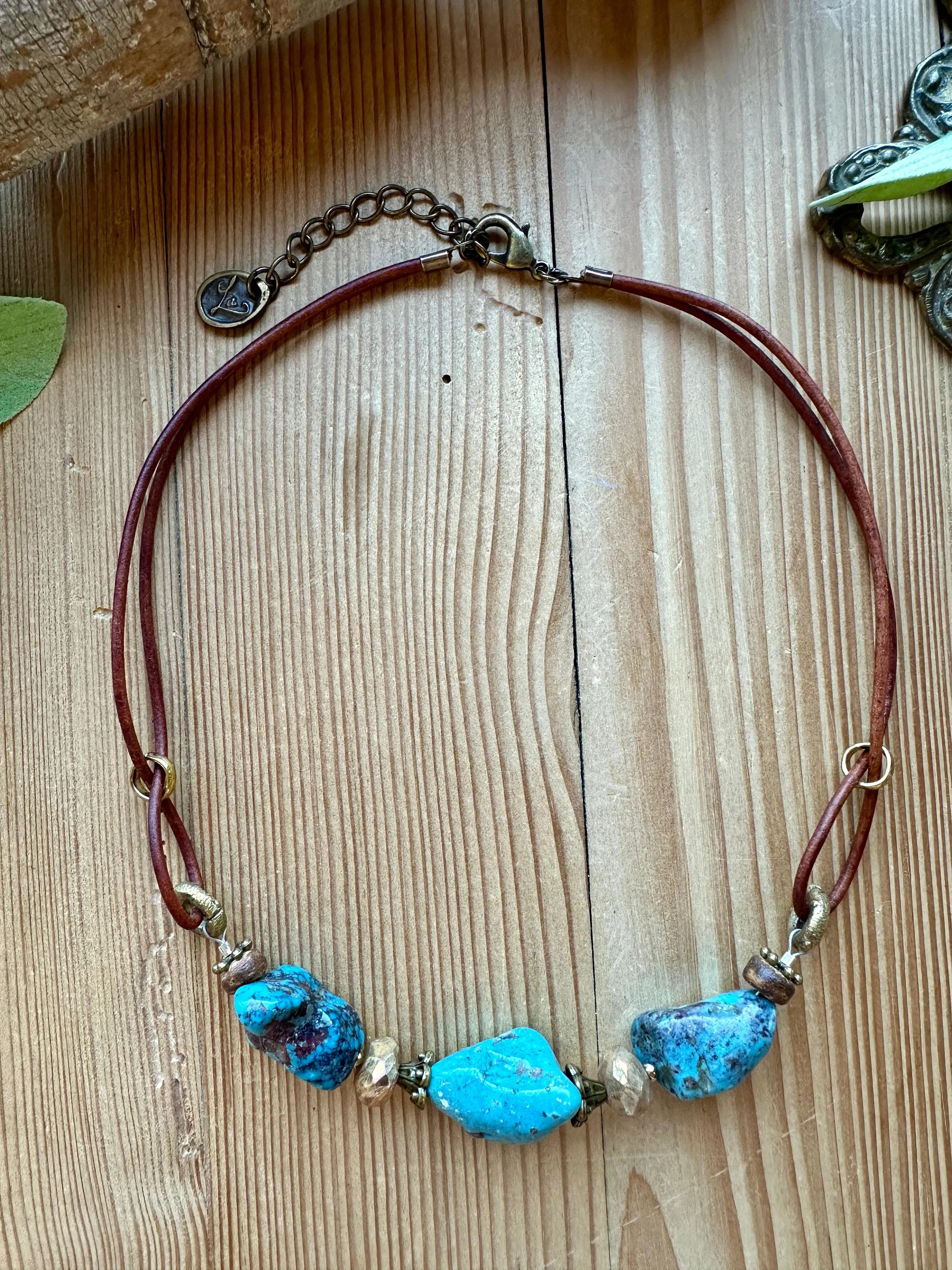 Tempting Turquoise Short Necklace