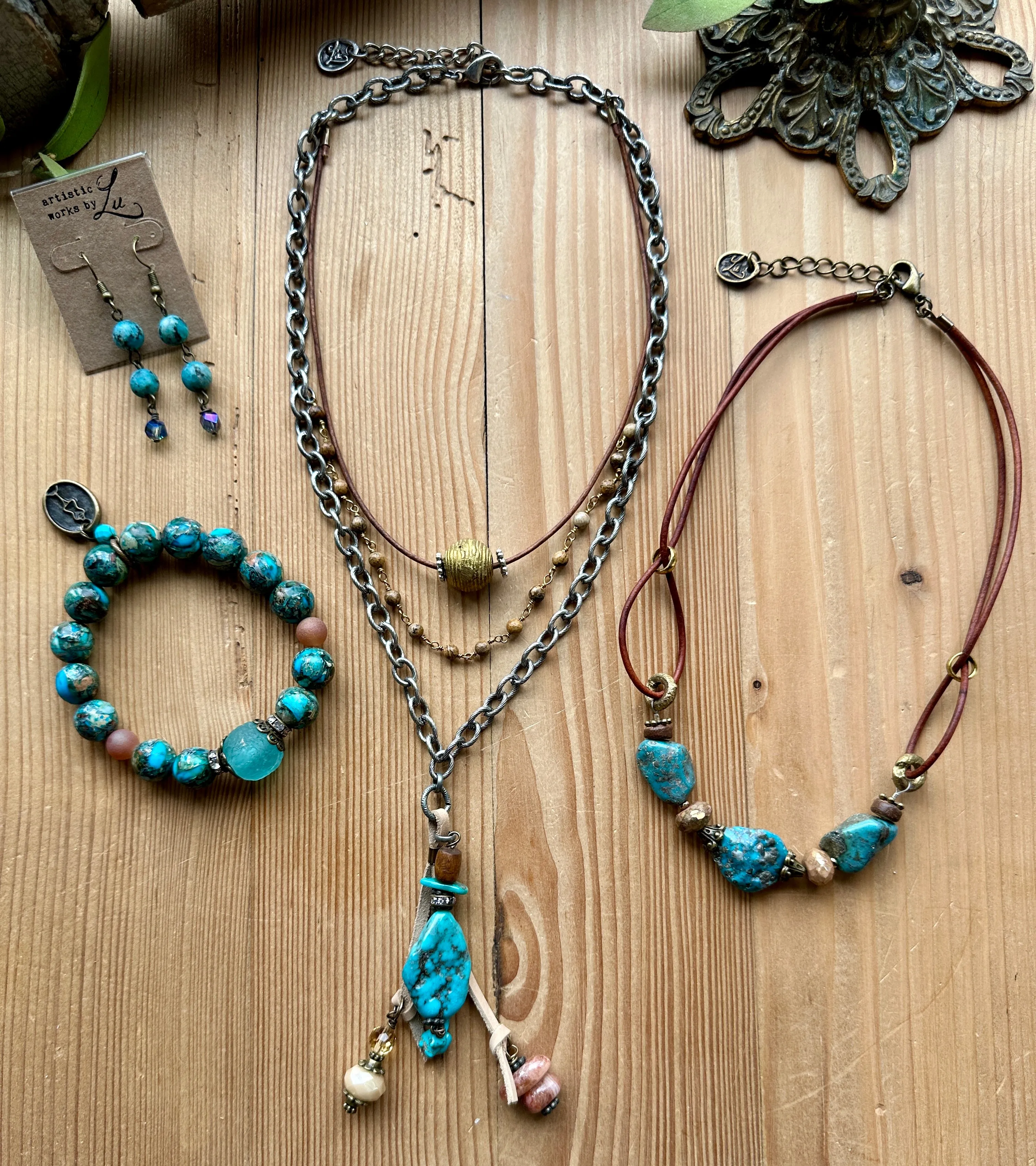 Tempting Turquoise Short Necklace
