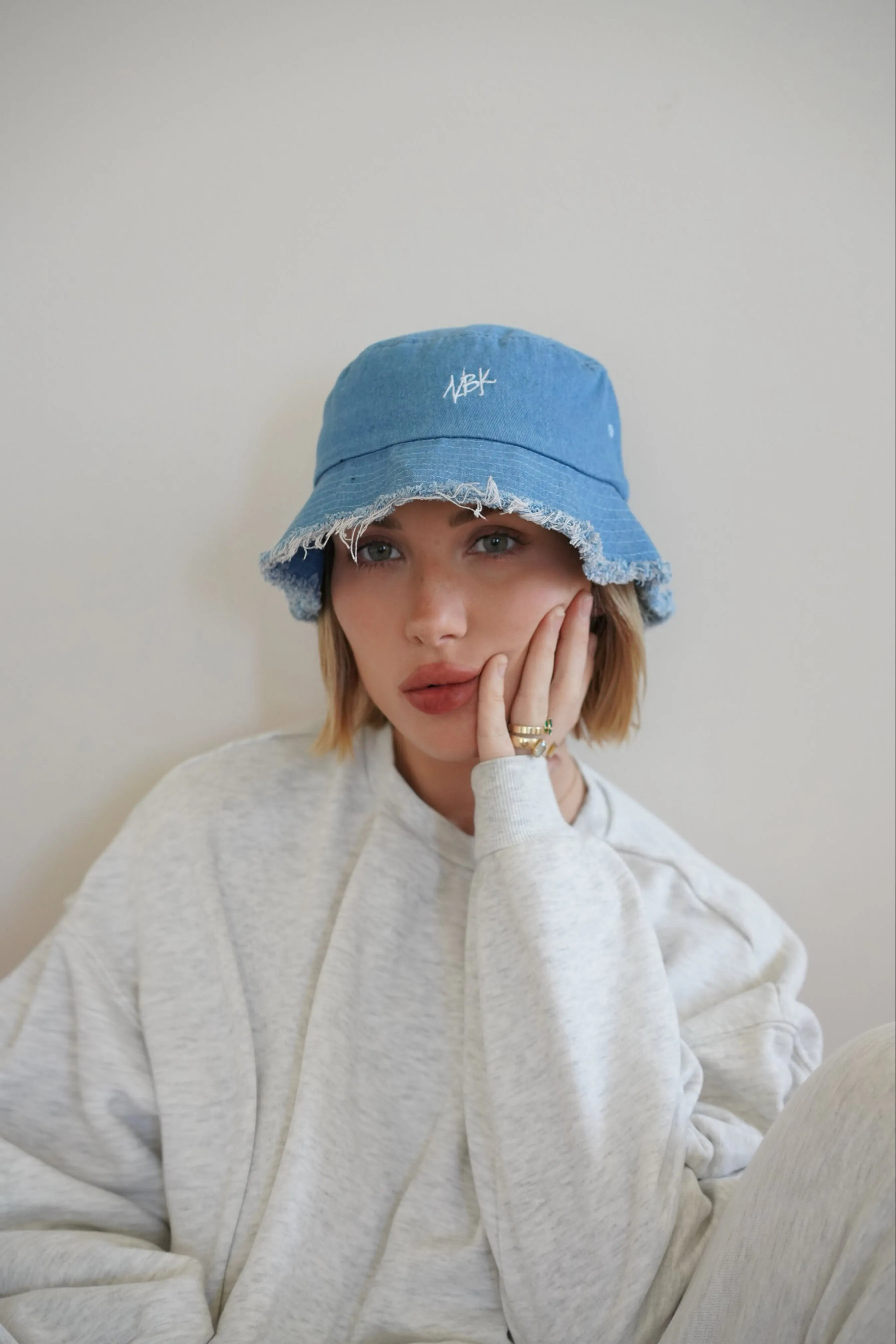 THE 90s DENIM BUCKET HAT