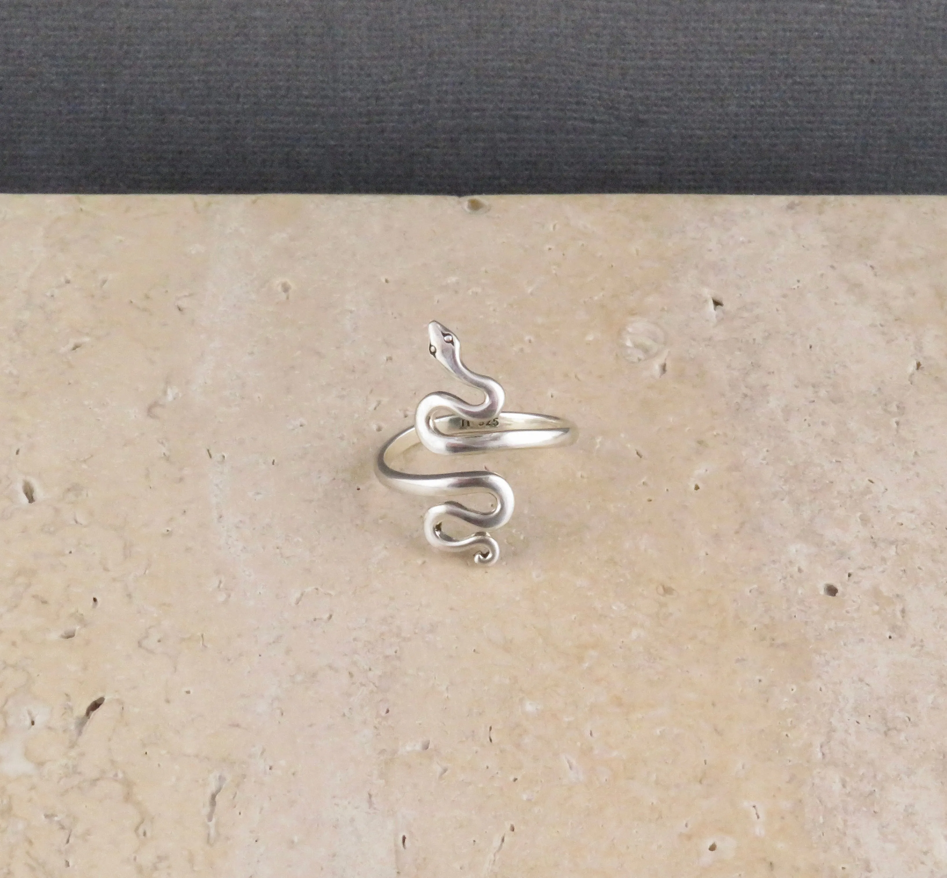 Twisty Snake Ring - Silver