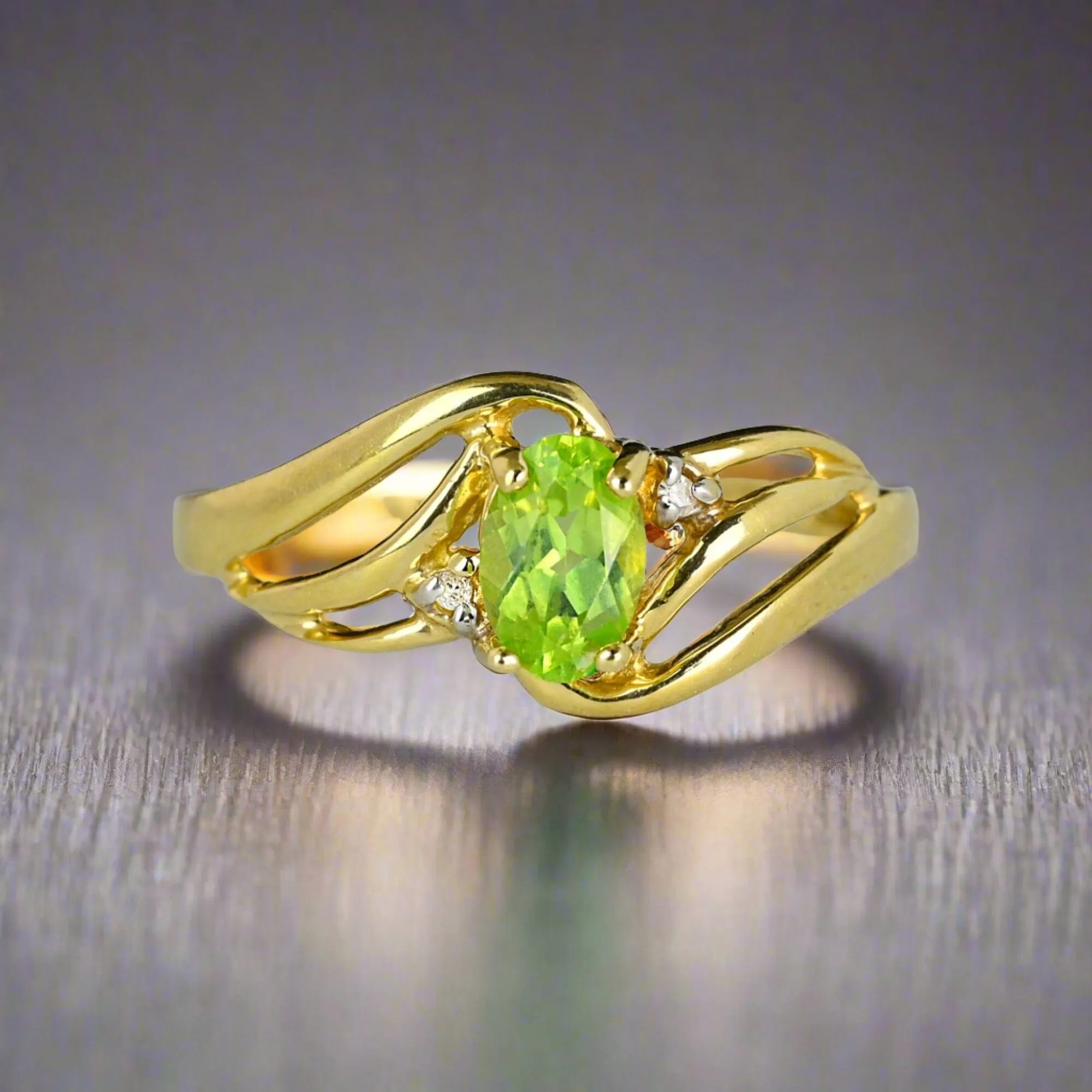 Vintage 10K Gold Bypass Diamond Peridot Ring